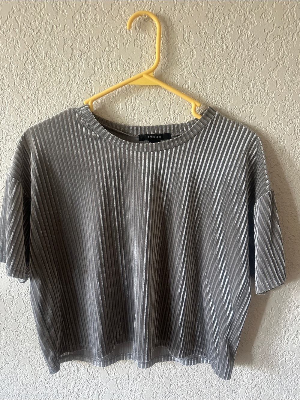 Forever 21 Metallic Silver Ribbed Short Sleeve Tee